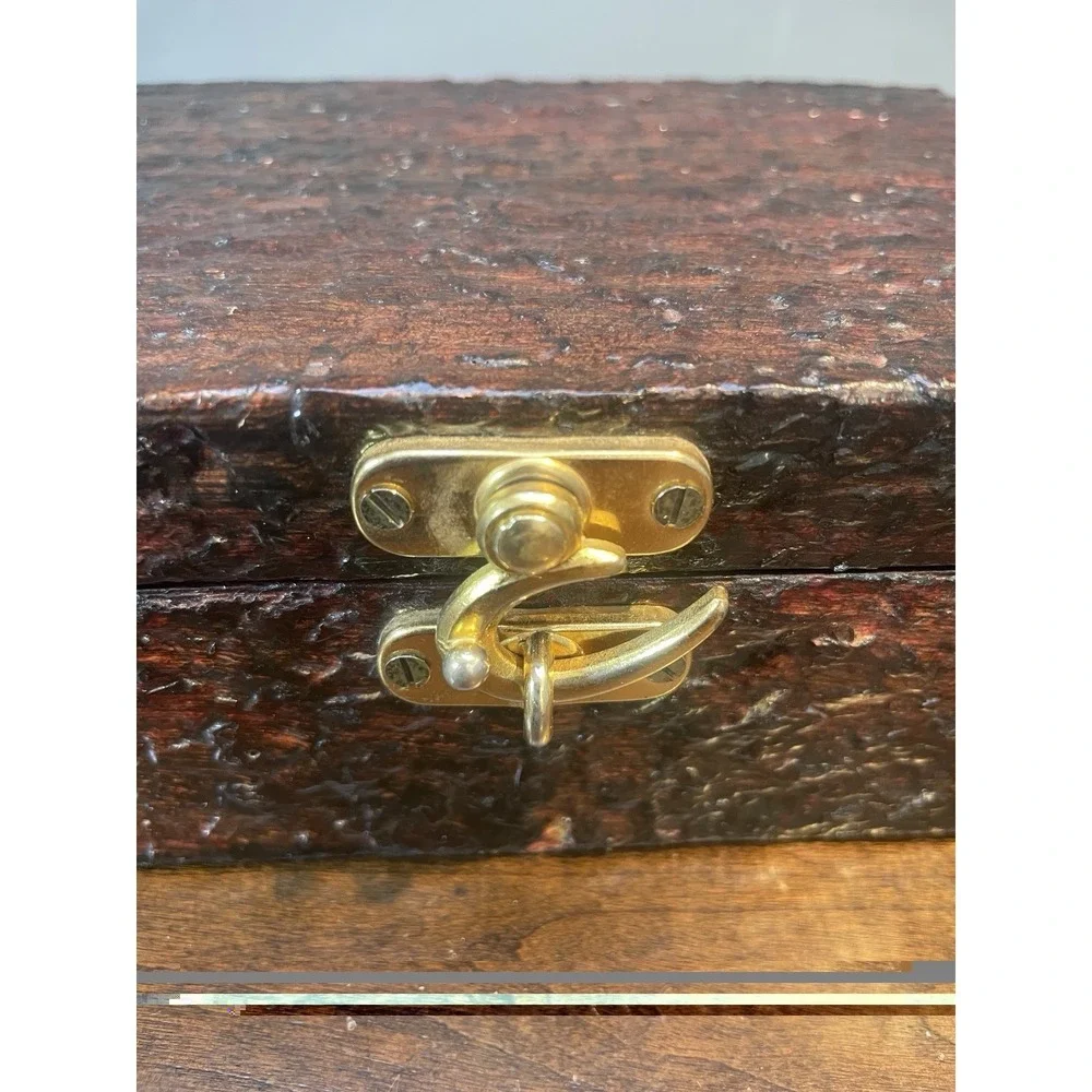 Vintage Antique Textured Lacquered Wood & Brass Jewelry Trinket Cigar Spell Box
